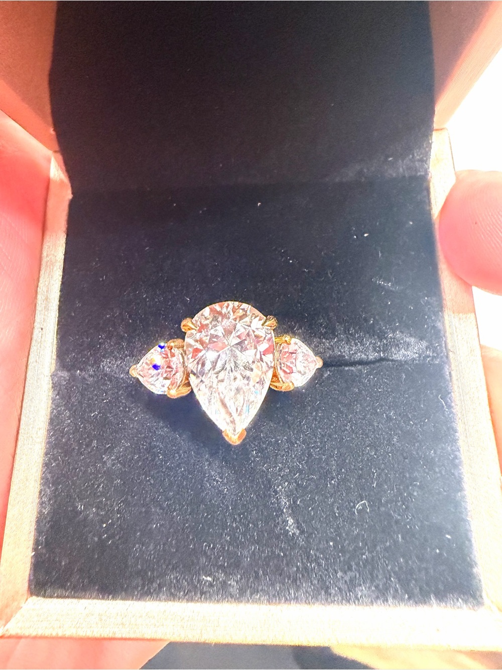 Lab IGI certificate 7 carat 18k gold size 7
